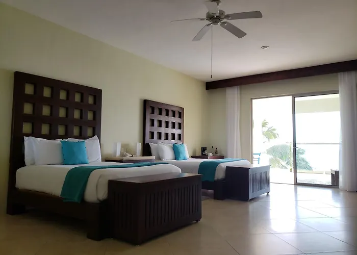 Casa Del Puerto Hotel 4*