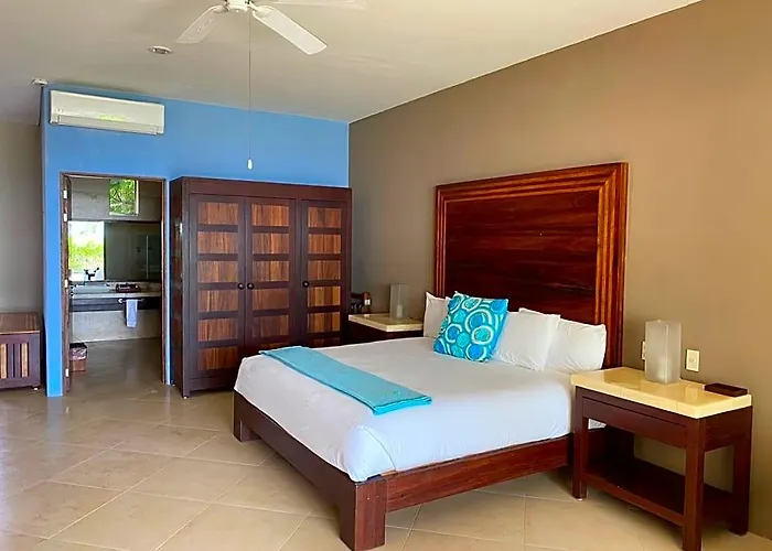 Casa Del Puerto Hotel 4*